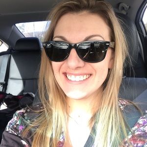 Meet your Posher, Ashley